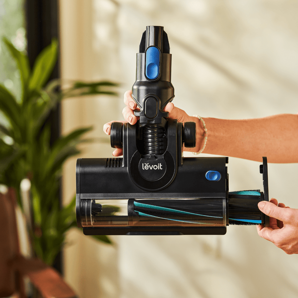 Levoit LVAC-300 Cordless Vacuum motorized floor brush head with anti-tangle roller.
